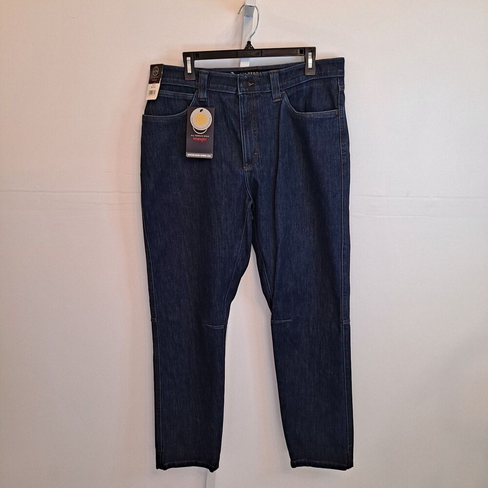 Wrangler All Terrain Gear Men's Jeans Size 36x32 Blue UV40 Weather Ready Bonded